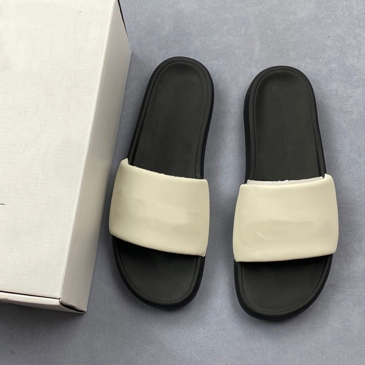 L4904# PU Slipper