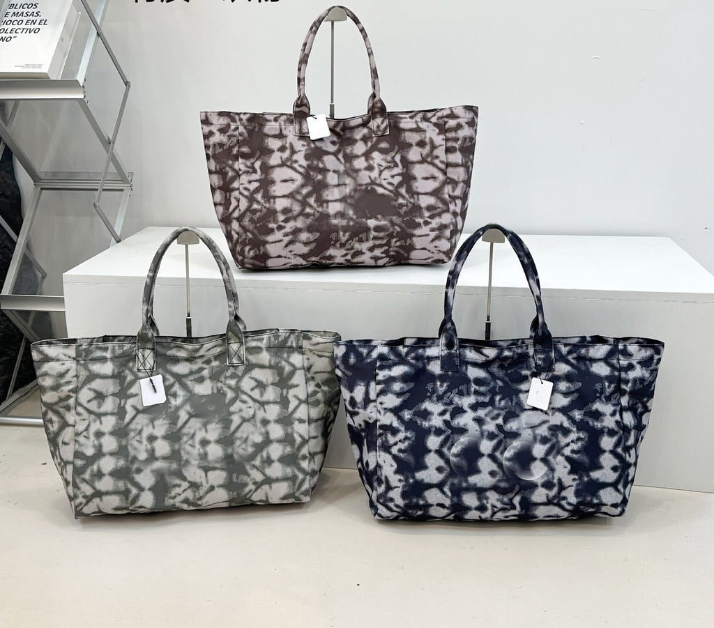 1798# A Women Bag