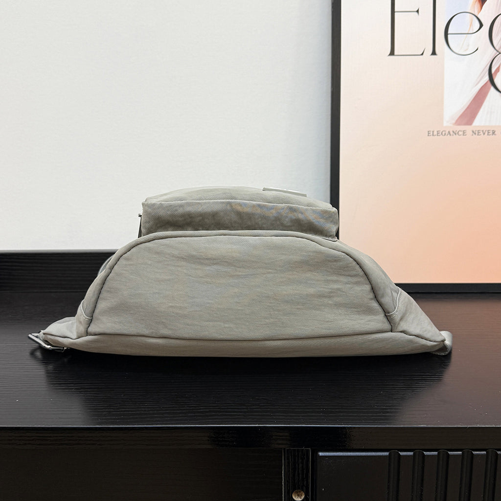 2095# A Unisex Waist Bag