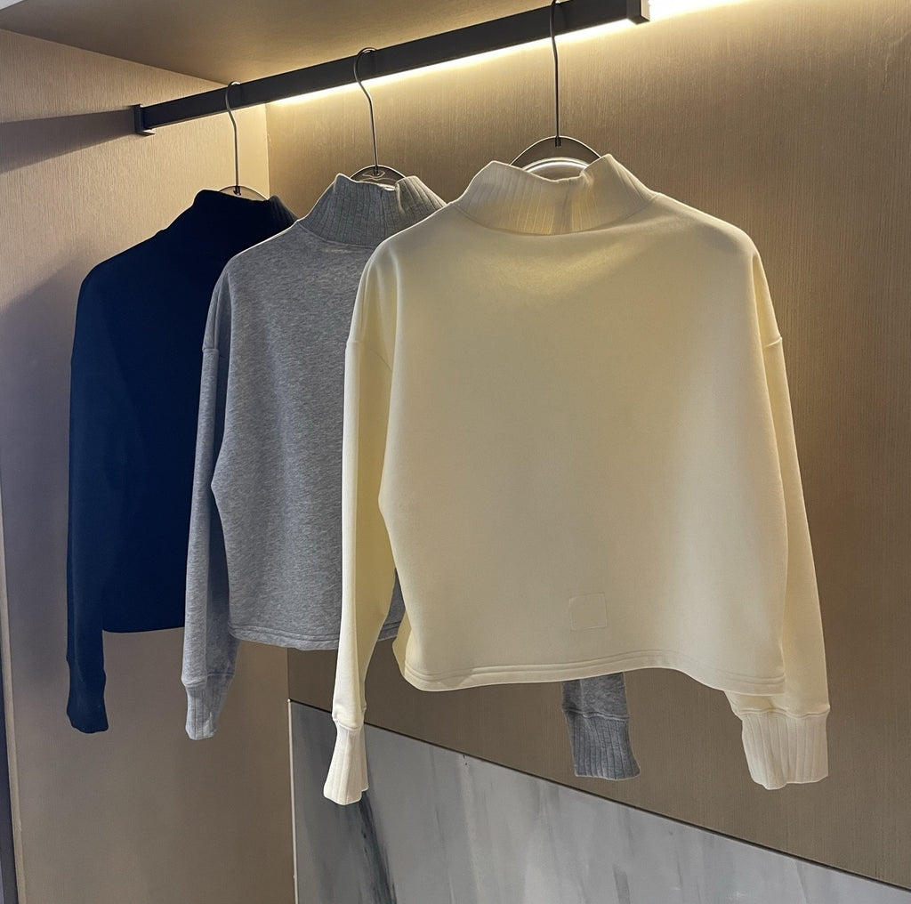 1827# A Women Pullover Or Pants