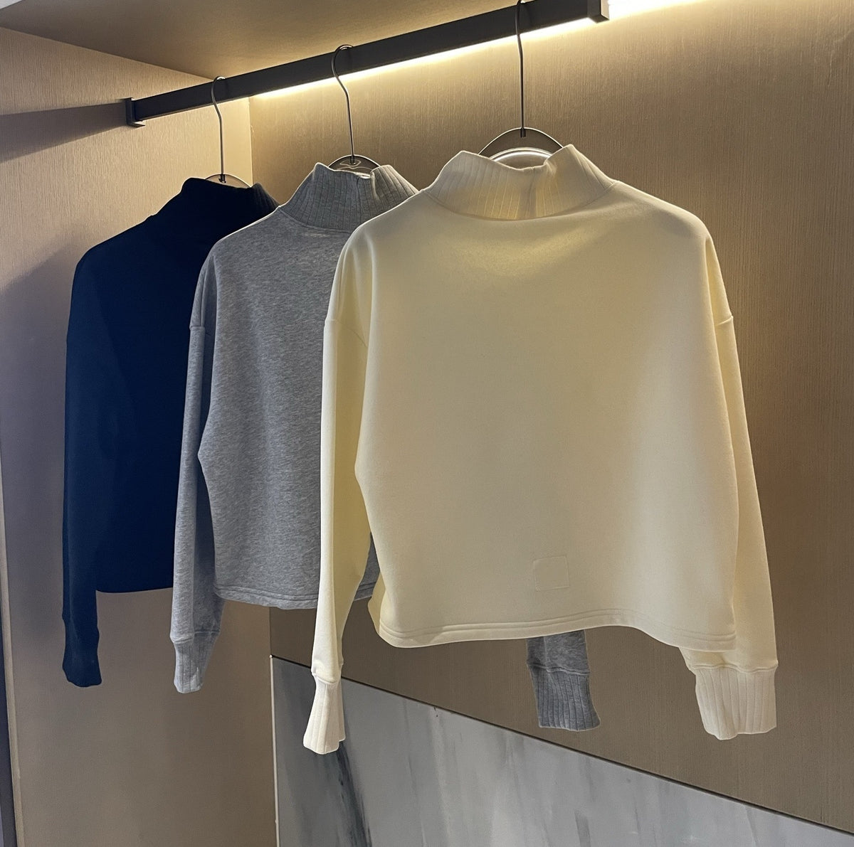 1827# A Women Pullover Or Pants