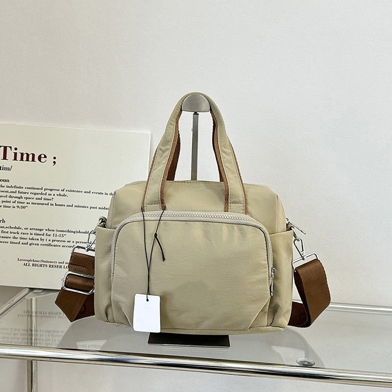 1722# A Unisex Travel Bag