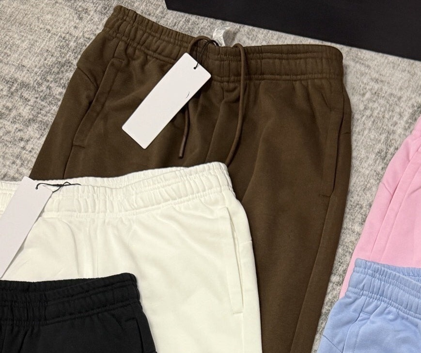 1563# A Unisex Pants