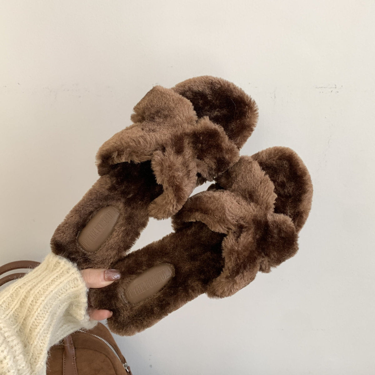 E2827# Lamb Wool Slipper