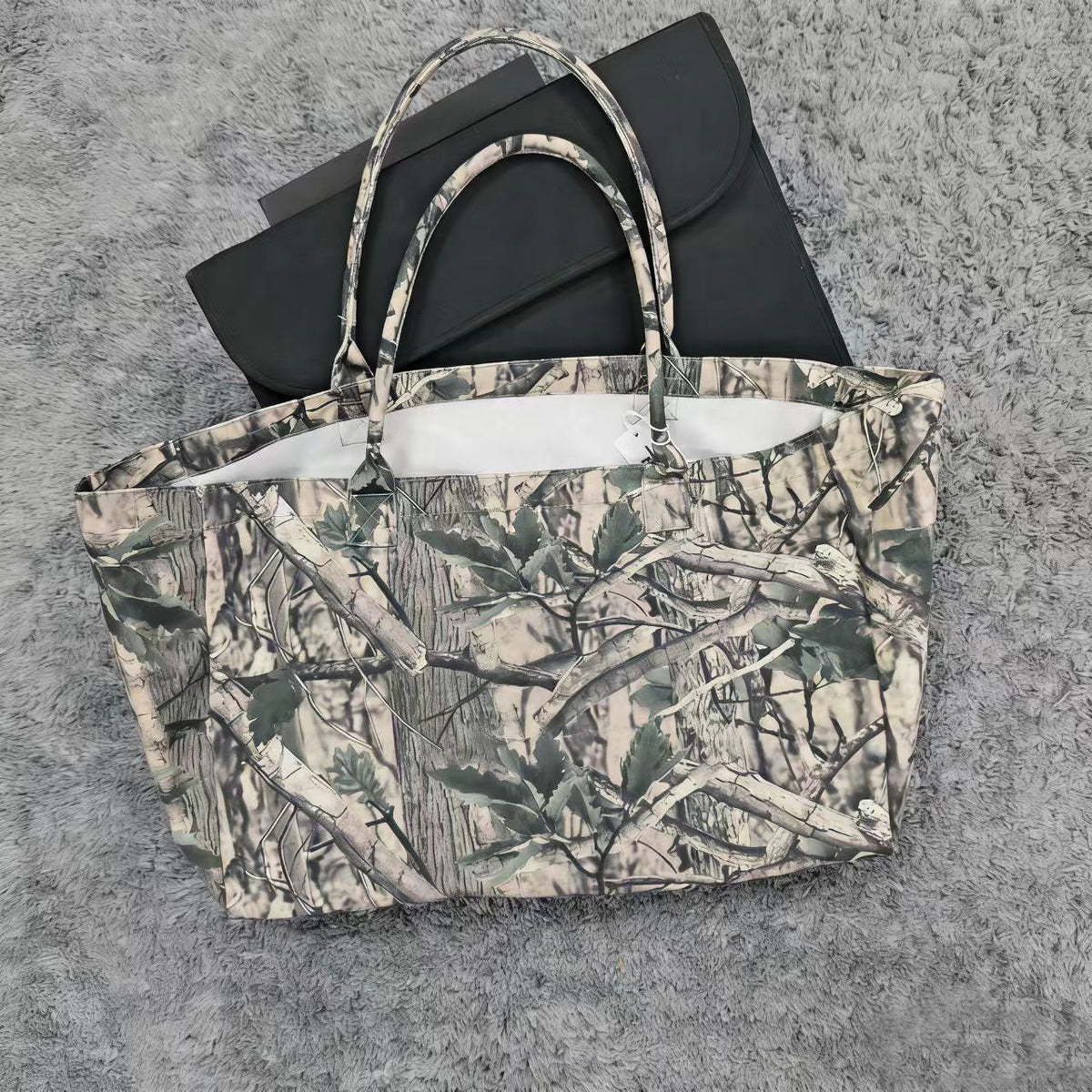 2214# A Large Capactiy Tote Bag