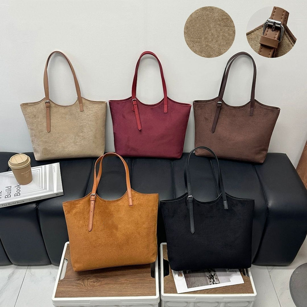 1907# A Shoulder Bag