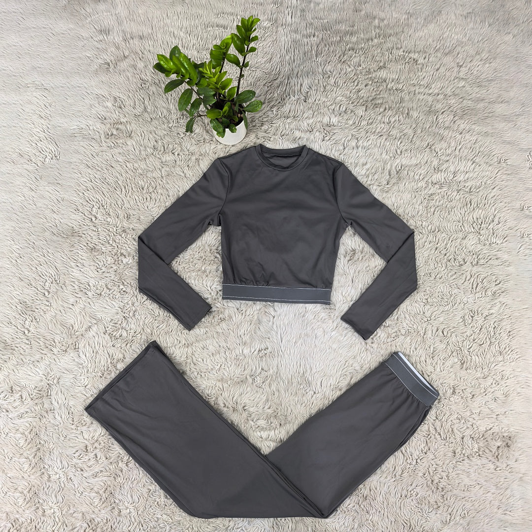 2647# A Women Shirts Pants Set