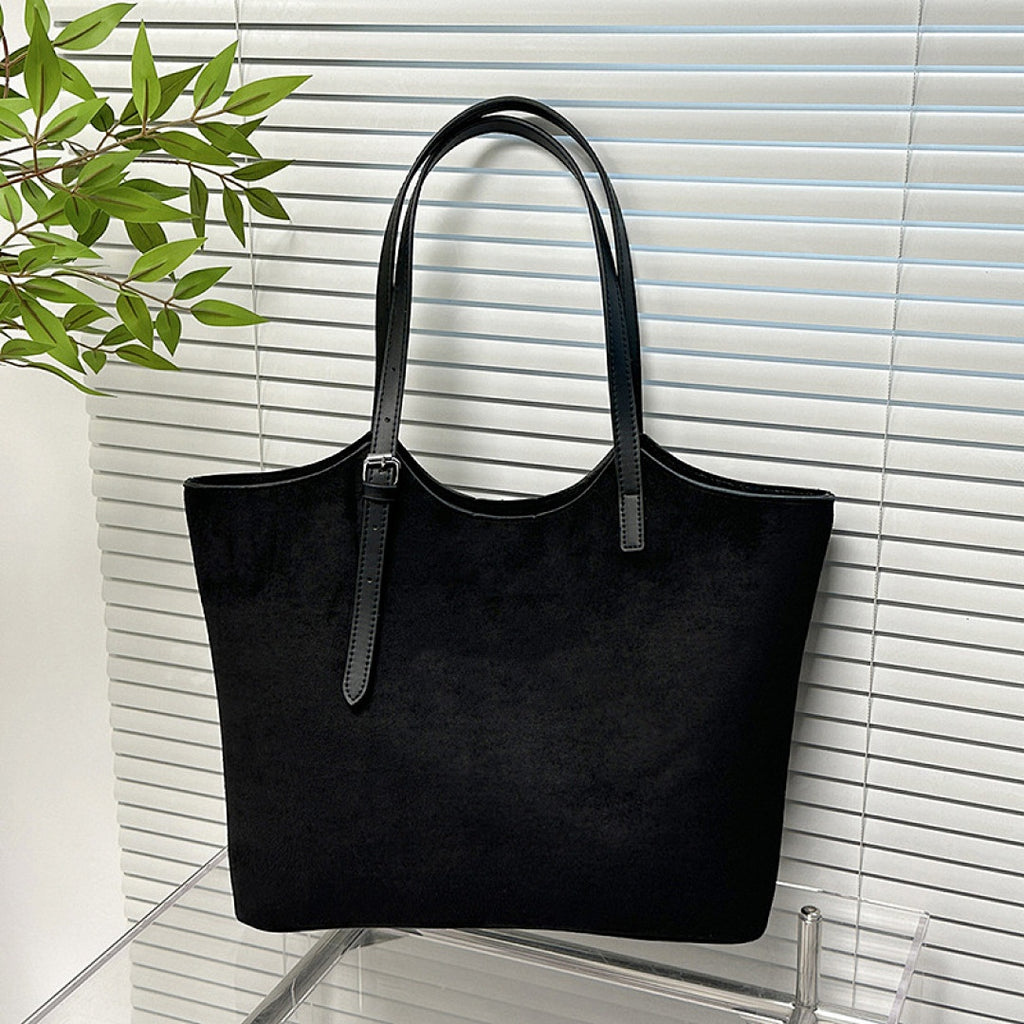 1907# A Shoulder Bag