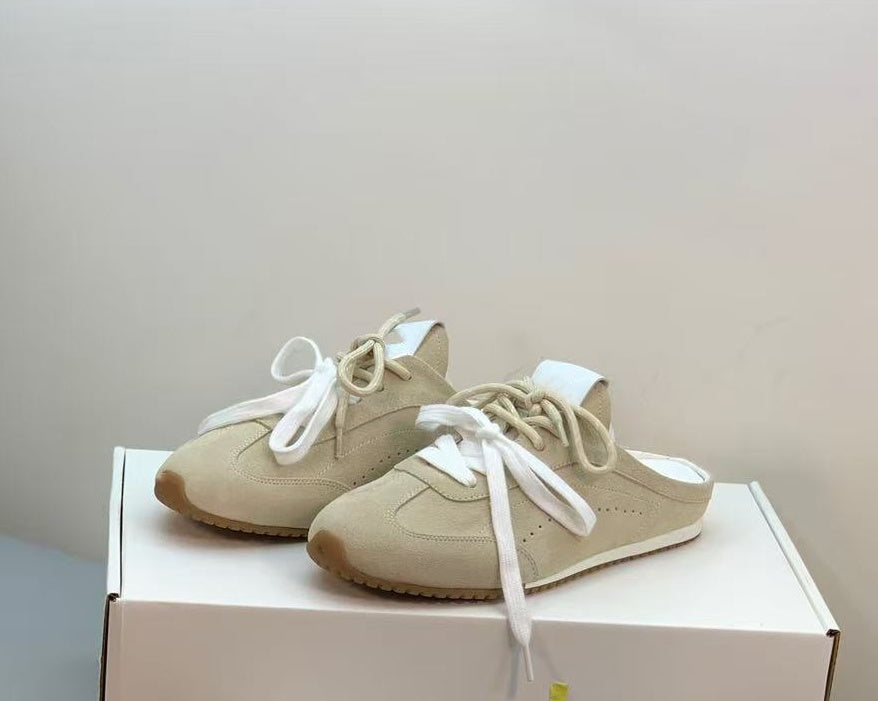 2589# A Unisex Sneaker