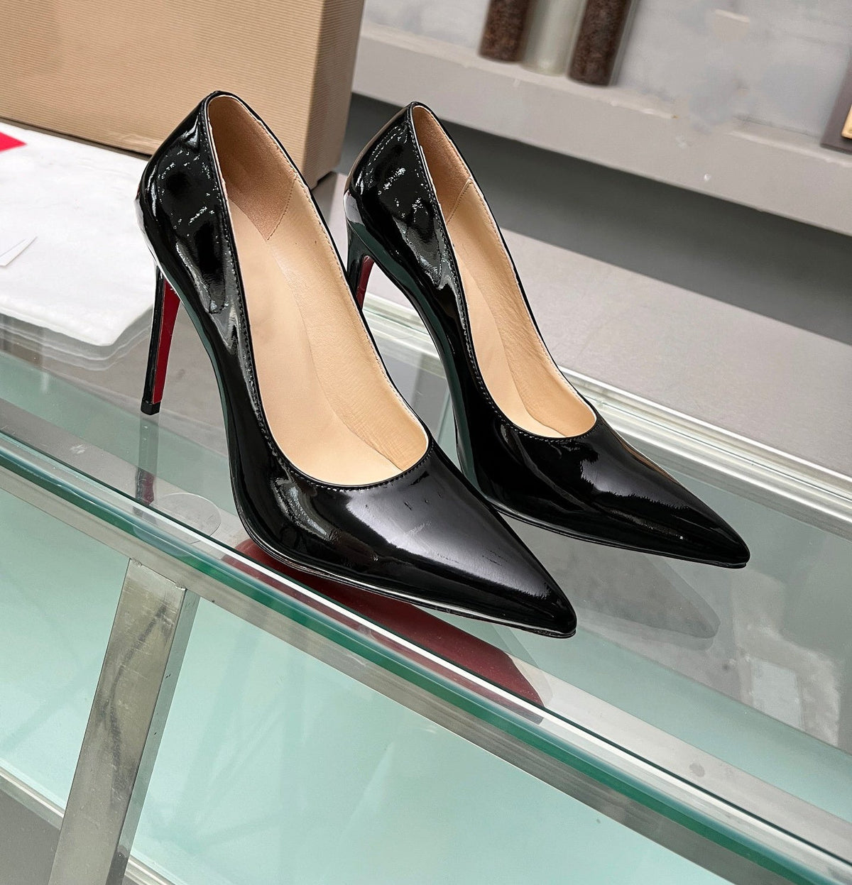 E2979# Patent Leather Shoes
