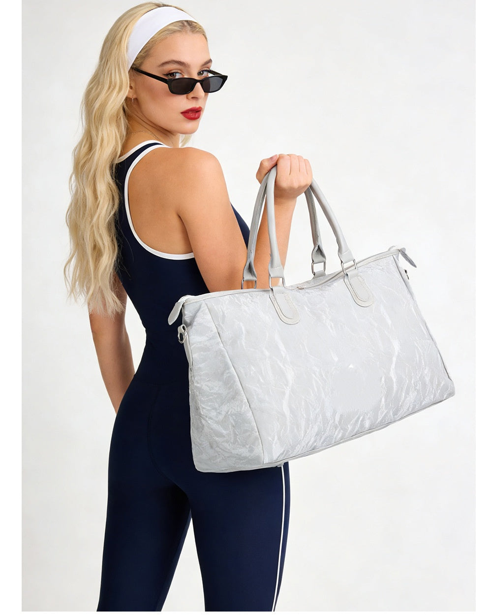 2046# A Women Travel Bag